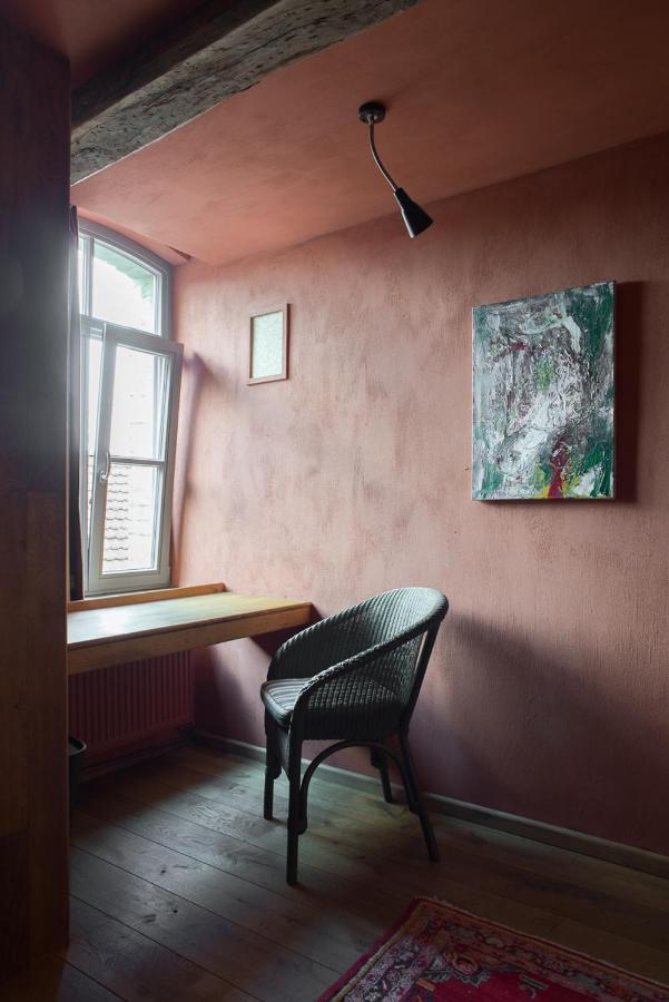 Poeziehotel Surplace - 15 Min Van Pairi Daiza & Industriezone Ghislenghien Bever Екстериор снимка